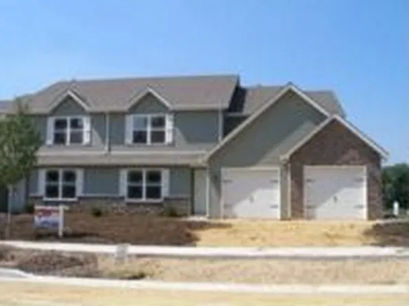 1715 W River St, Dixon, IL 61021