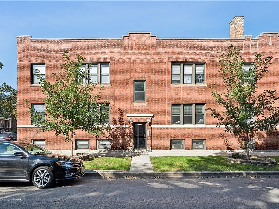 1st image of 3318 W Byron St #1