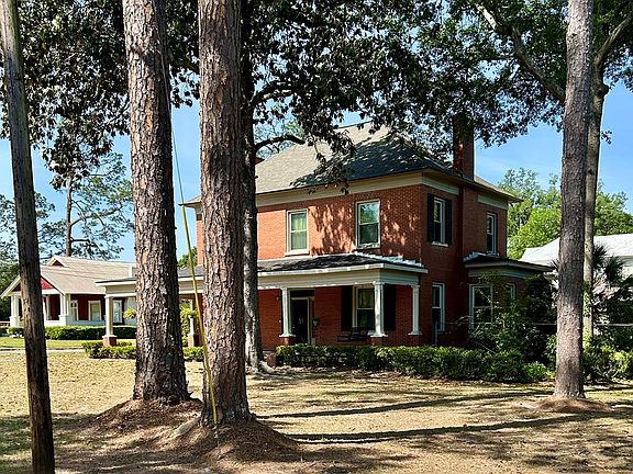 5th image of 300 N Highland Rd