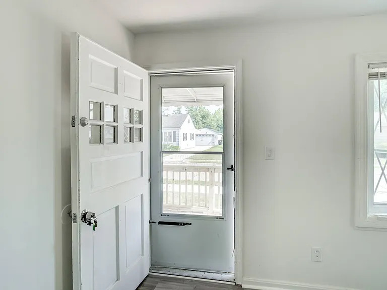 13117 Wilton Ave — Photo 9