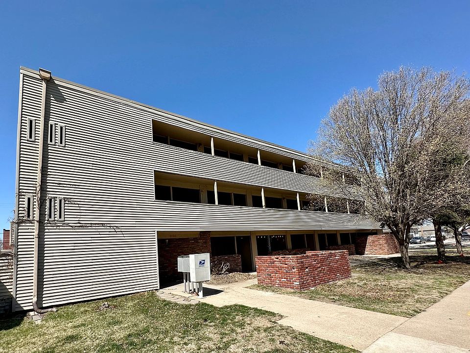1st image of 1121 N 28th St #20