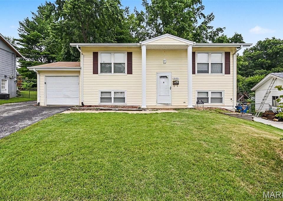 1st image of 1555 Ville Gloria Ln