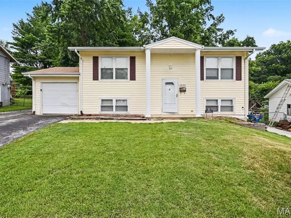 1555 Ville Gloria Ln, Hazelwood, MO 63042