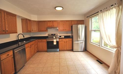 5th image of 500 Harding St #500