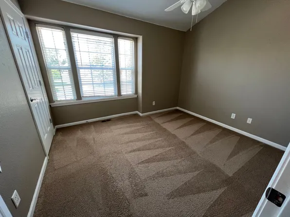 5107 Veronica Dr, Lawrence, KS 66049