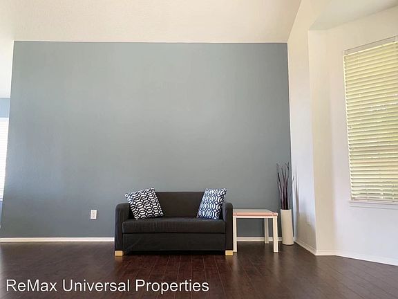 3rd image of 1840 Pavas Ct