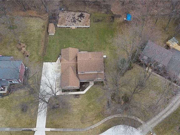 4th image of 371 Timberlane Dr