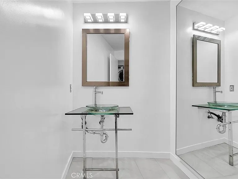 1401 S Bentley Ave #203 — Photo 12