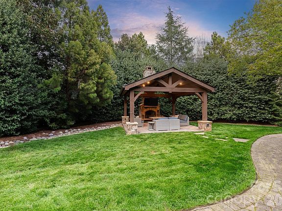 4th image of 8304 Marcliffe Ct