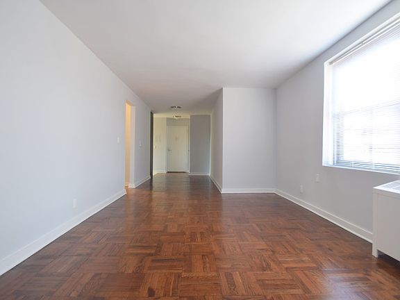 Harbor House - Living Room - H39-05H