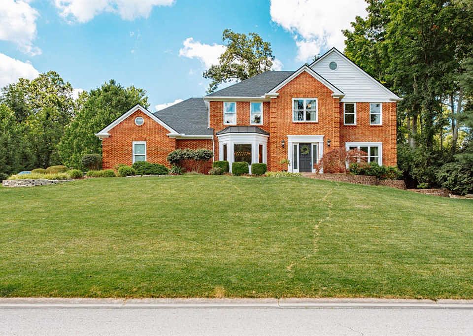 1st image of 595 Miami Crest Dr
