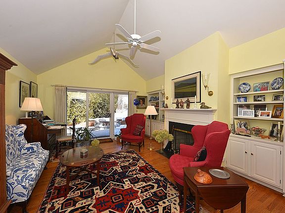 2nd image of 10302 N Westport Cir #25A