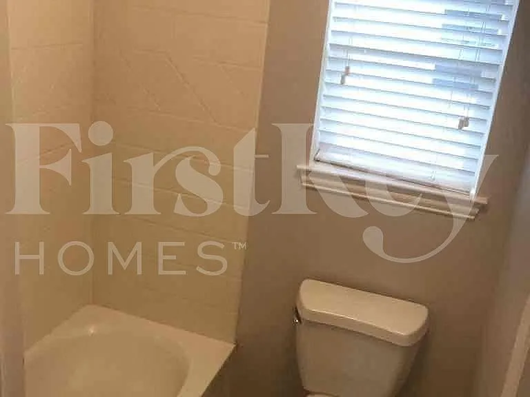 14623 Castle Cove Ln — Photo 17