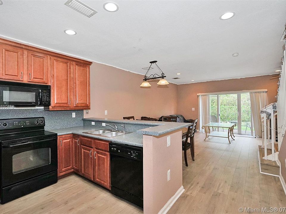 1st image of 2505 NW 31st Ct #2505