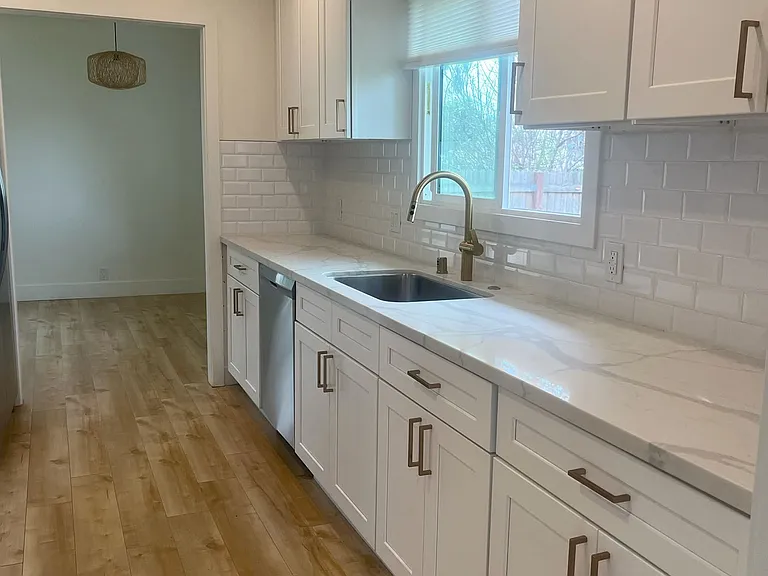 520 N Ventura Rd — Photo 5