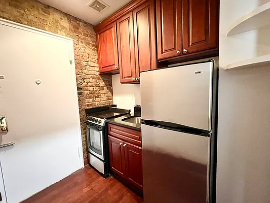 Rented by Bond New York | media 10