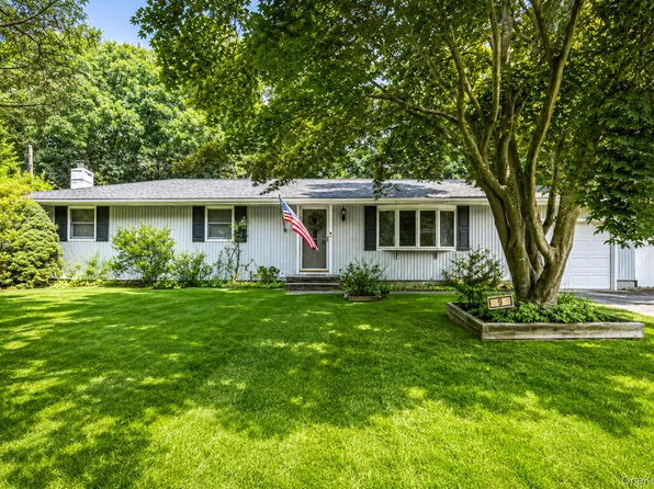 9 Foxcroft Lane, Patchogue, NY 11772