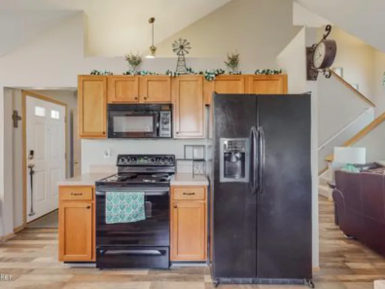6608 Rockview Way — Photo 5