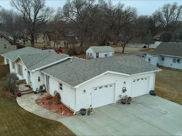918 S 1st St, Albion, NE 68620