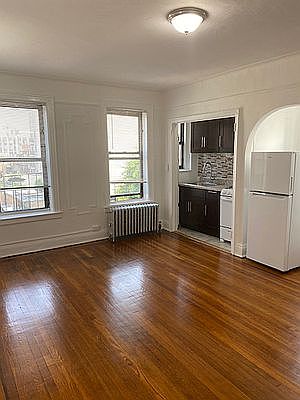 1st image of 32-16 Crescent St #3D