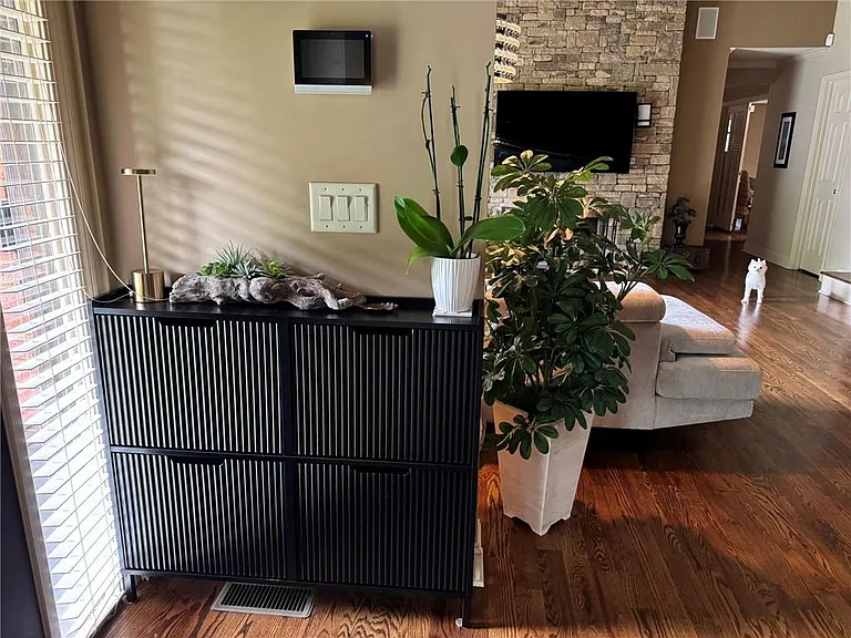290 Francyne Ct — Photo 7