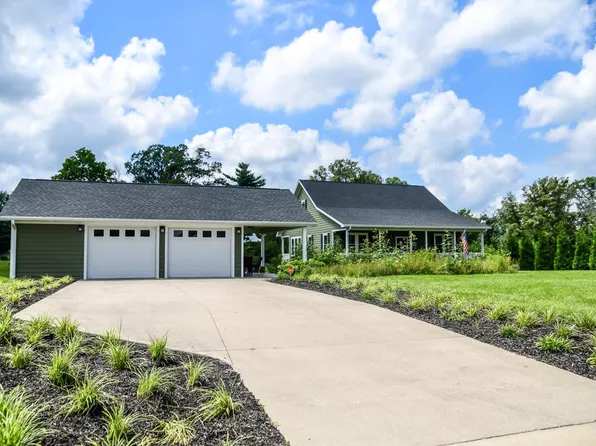 5753 N Golf Course Rd, Bicknell, IN 47512