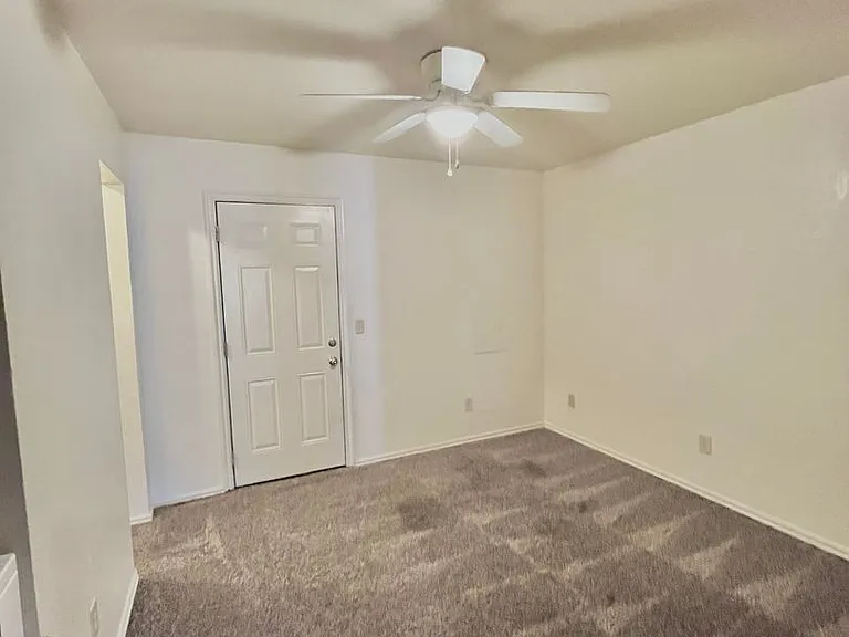 1901 E Lindsey St — Photo 51