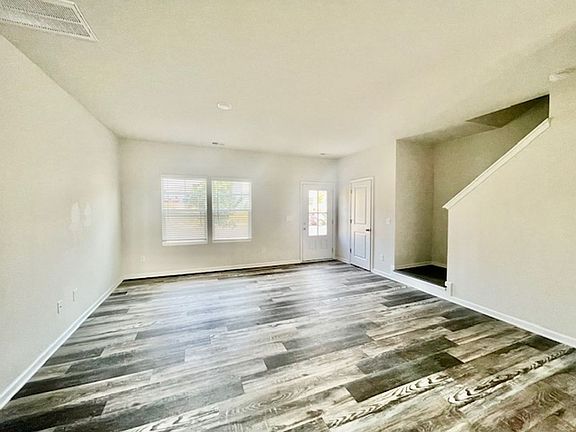 3rd image of 108 Dogwood Village Trl Unit A