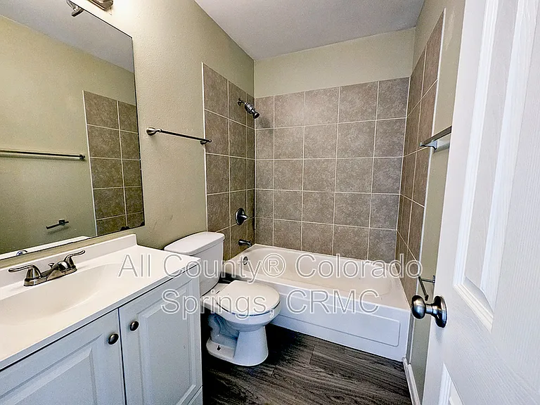 1010 Mazatlan Cir #B — Photo 8