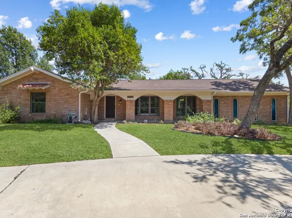 10410 Sunflower Ln, San Antonio, TX 78213
