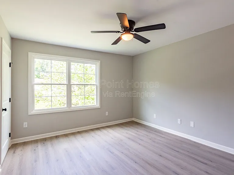 400 Gallery Ln #B-5 — Photo 7