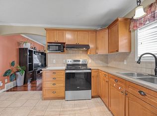 15619 45th St NW, Edmonton, AB T5Y3G8