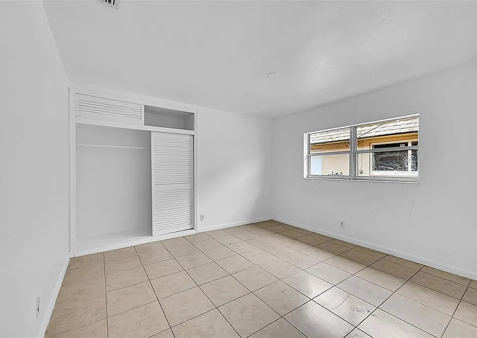 1218 NW 6th Ave