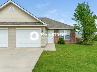 204 Palmer Ct, Pleasant Hill, MO 64080