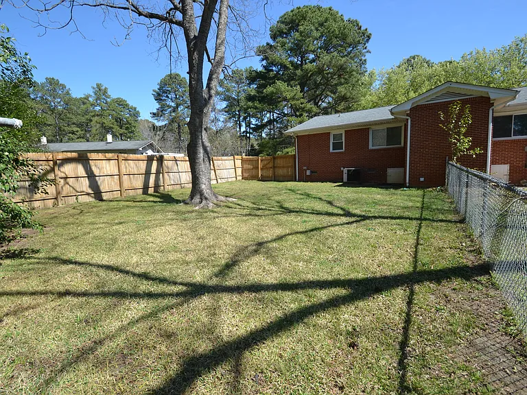 5133 Lundy Dr — Photo 30