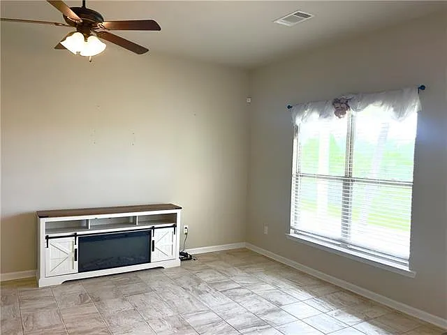 Building Photo - 11146 Regency Ave
