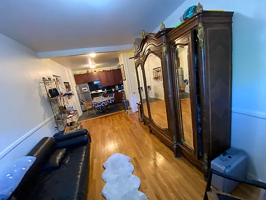 Rented by Mdays Realty | media 8