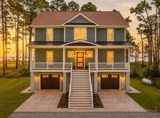 107 Galway Bay Ln, Kilmarnock, VA 22482