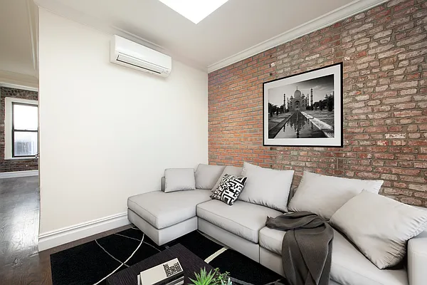 Rented by R New York | media 17