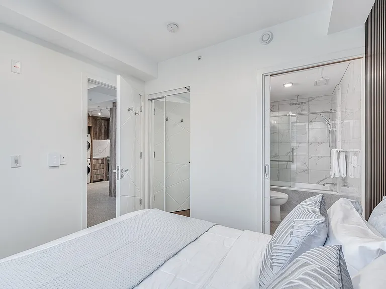 1170 Barclay St #305 — Photo 17