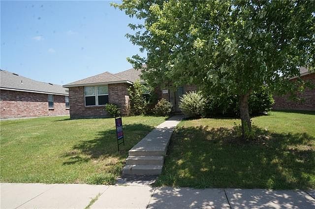 1st image of 2910 Lake Vista Dr