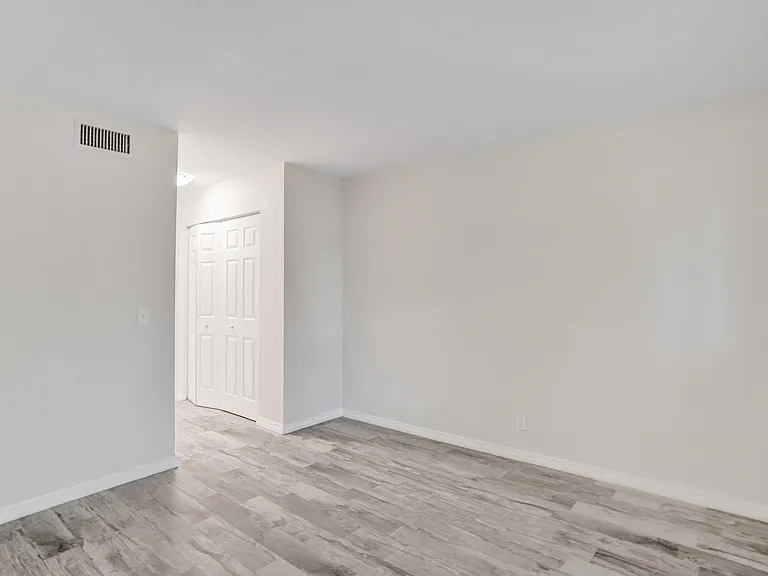 115 SW 1st Ave #1 — Photo 15