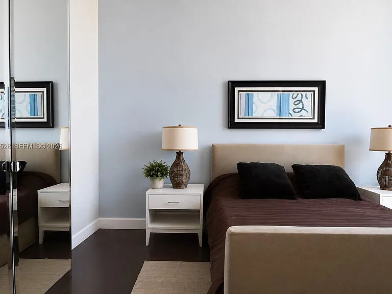 2100 Van Buren St #421 — Photo 14