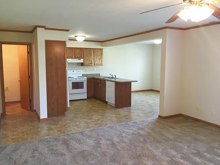 4496 Picadilly Cir — Photo 5