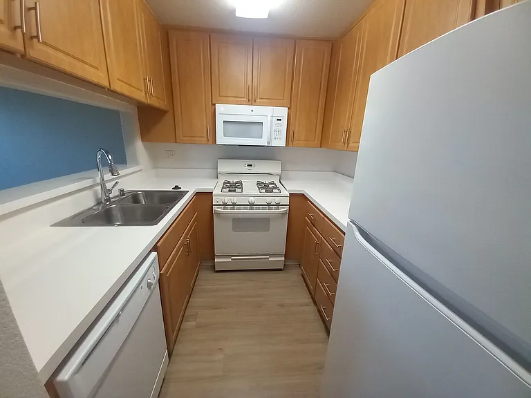 Sea Breeze Apartments for rent in Marina, CA — Photo 16