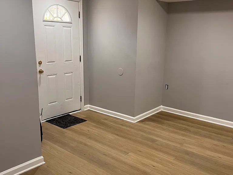 1120 1/2 G St NE #1120-1/2 — Photo 8