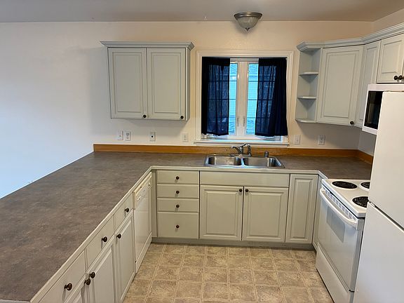 4th image of 1794 E Neil Cir APT 3