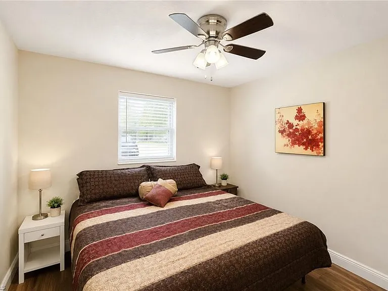 655 SW Pointview Rd — Photo 21