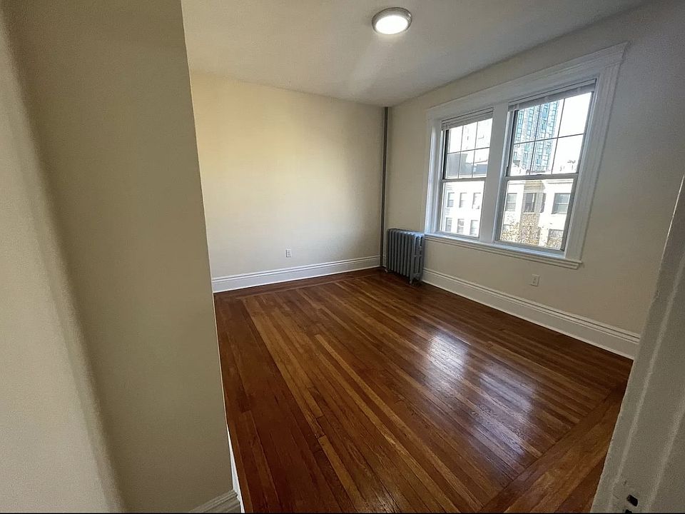 2nd image of 25 Park Dr APT 19