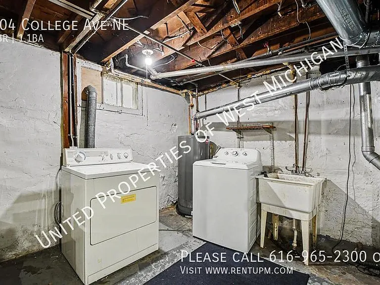 304 College Ave NE — Photo 17